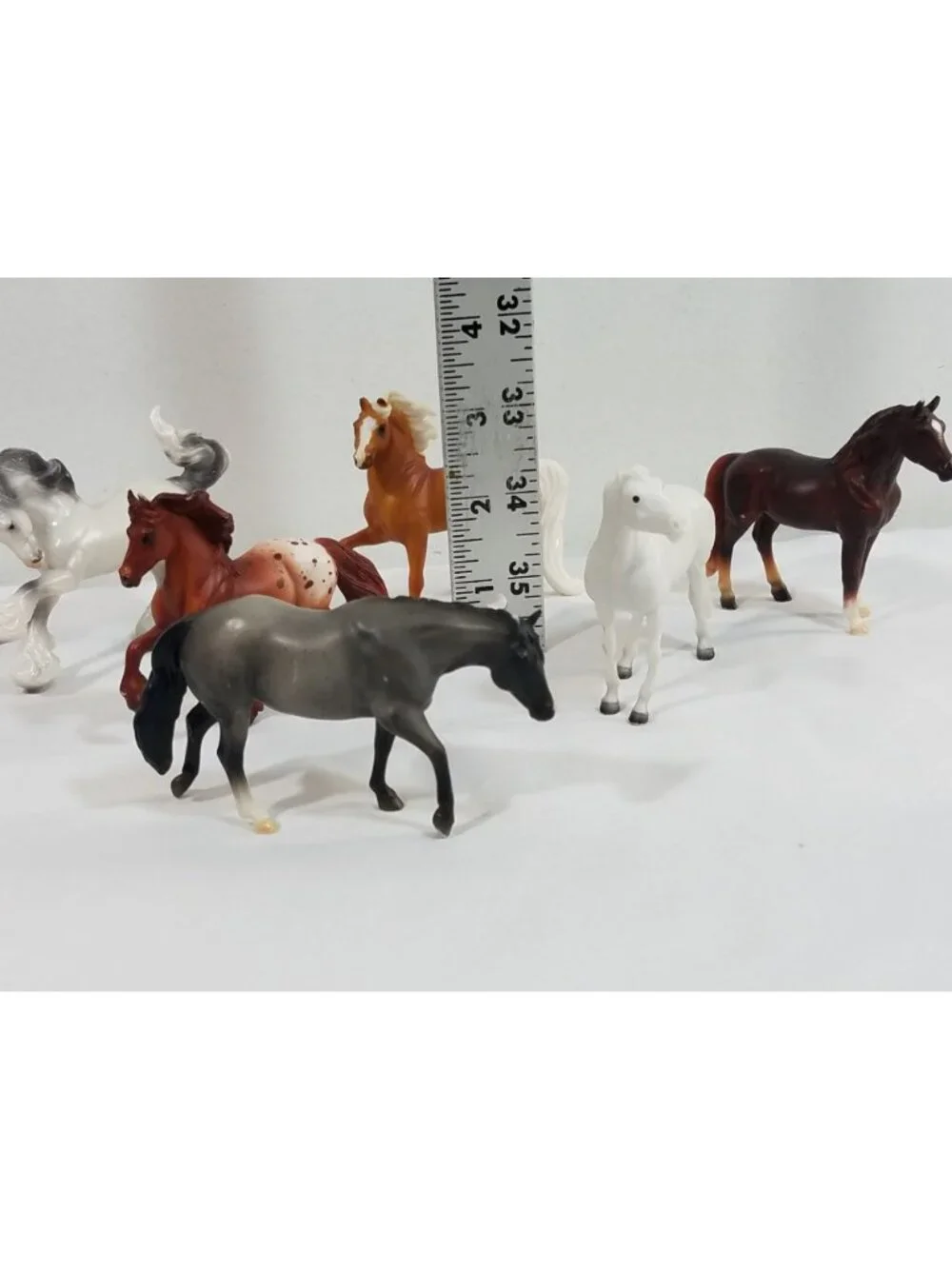 Breyer Reeves  Horse Figures Minis Set Of 6 Realistic Miniature Figurines 2.5